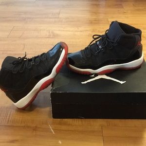 Air Jordan 11 Retro (GS) Black/ Varsity Red/White
